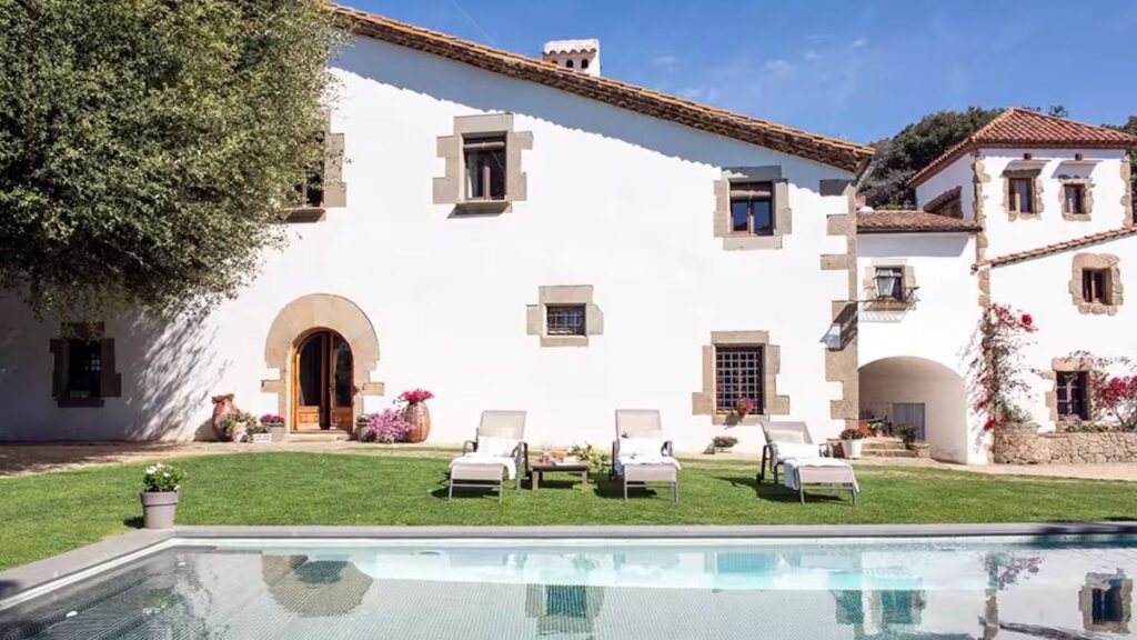 15 Best Airbnbs in Spain, From Ibiza to San Sebastían