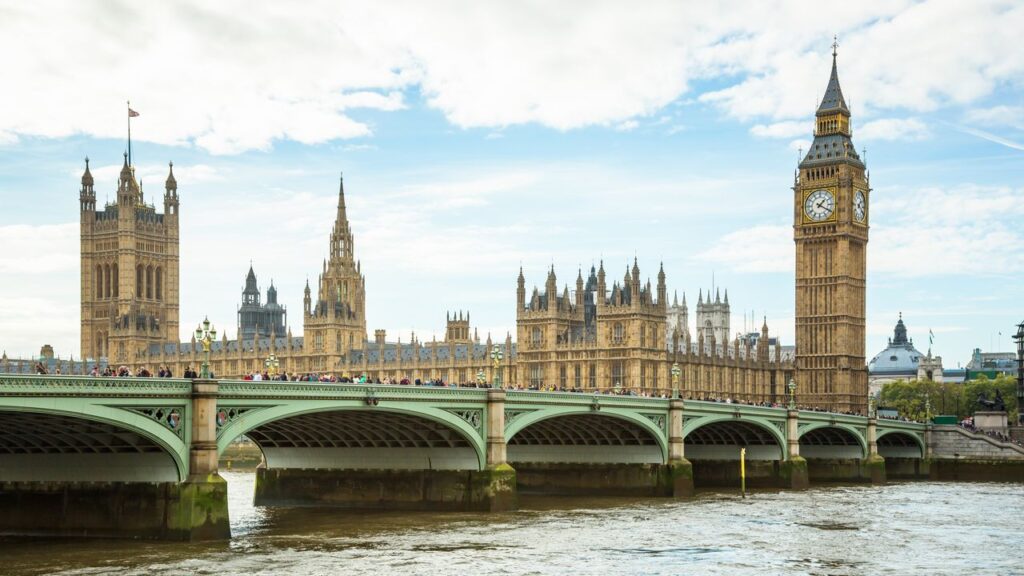 The Best Time to Visit London, for More Sun and Fewer Crowds