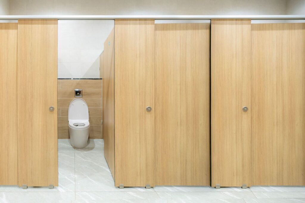 These Are the Best and Worst U.S. Destinations for Public Bathroom Access