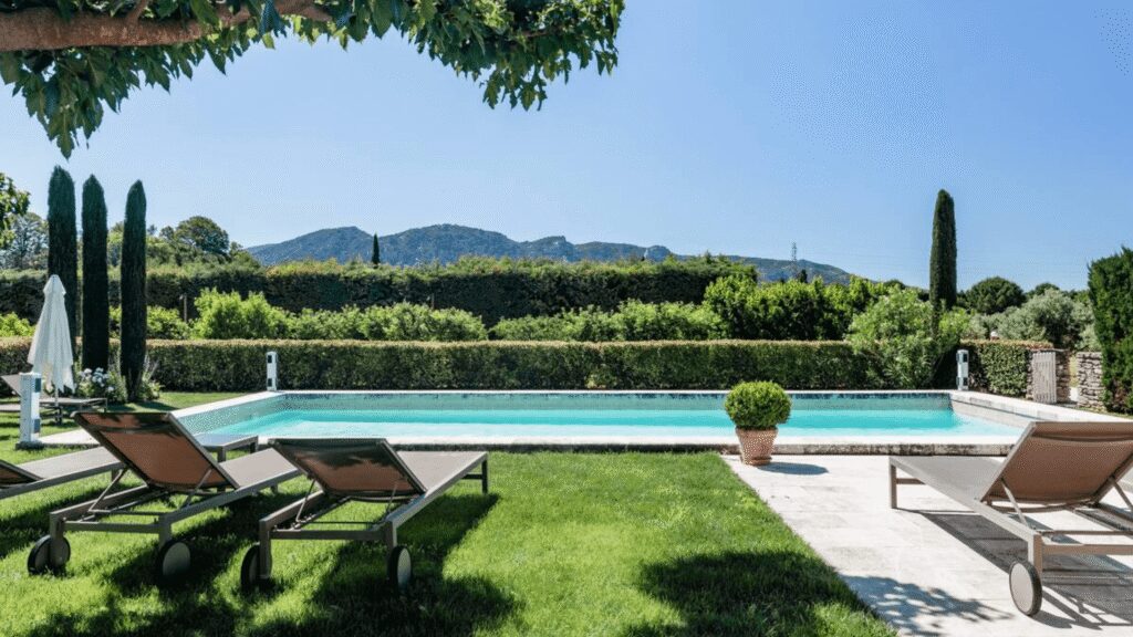 30 Best Airbnbs in the South of France, From Provence to Nice