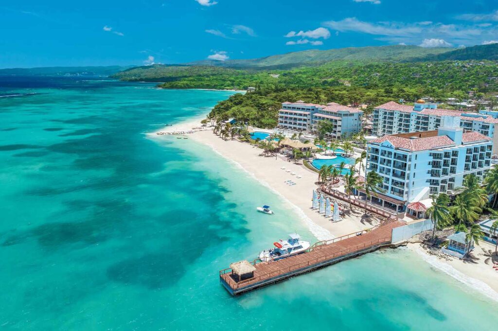 What about tips at all-inclusive resorts? Experts tell the truth Are Tips Really Included at All-Inclusive Resorts? Here’s the Truth, According to Experts