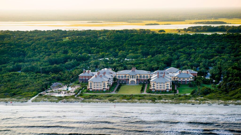 Enjoy a memorable stay at one of the best resorts in USA 15 Best Resorts in USA for an Unforgettable Stay