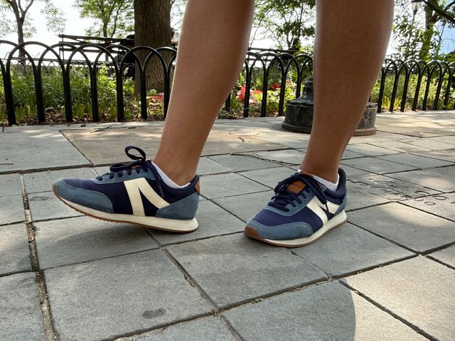 Kizik Milan sneaker in naval academy blue
