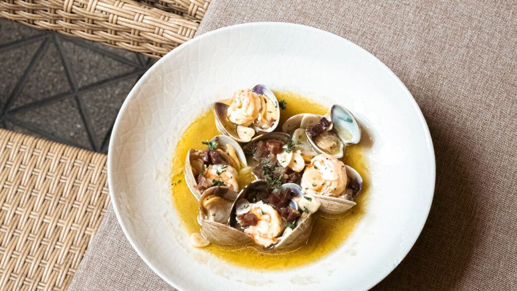 The 13 Best Restaurants In Seville: From Romantic Holes-in-the-Wall to High-Level Gastronomy Spots 13 Best Restaurants in Seville, From High-Level Gastronomy Spots to Romantic Holes-in-the-Wall