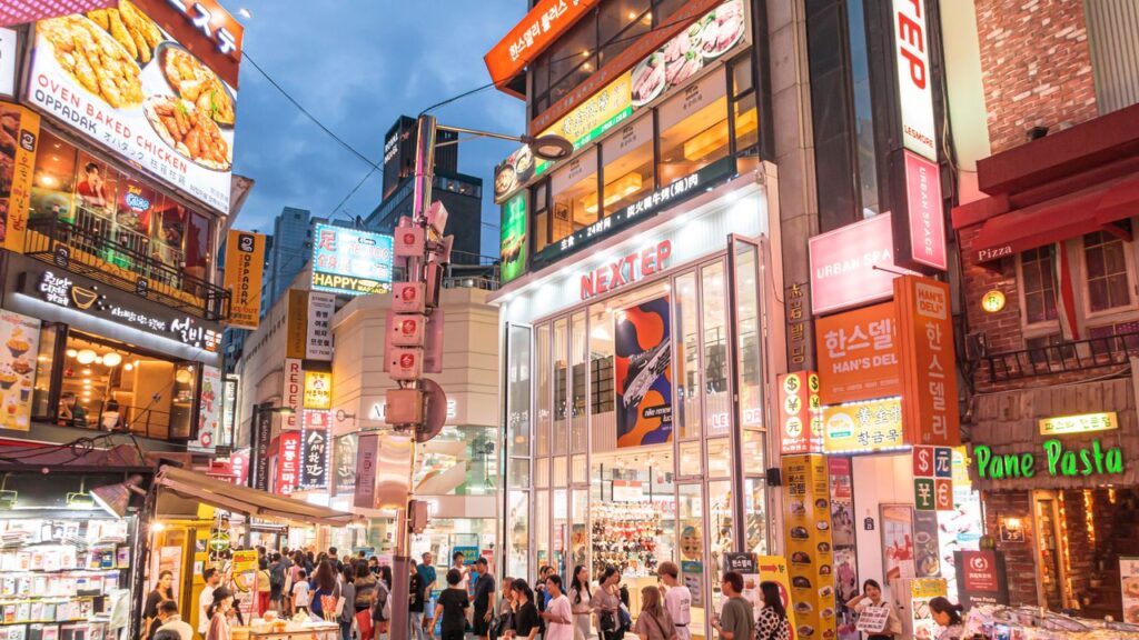 Our readers think that this Asian megalopolis is the best shopping city in the entire world. This Asian Metropolis Is the Best City in the World for Shopping, Our Readers Say