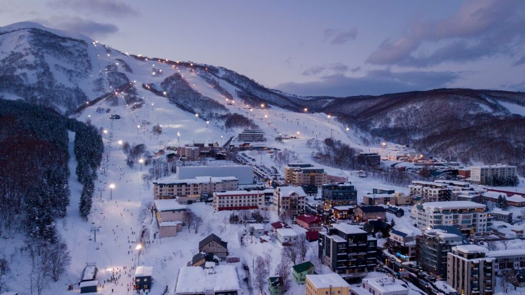 7 Finest Ski Resorts in Japan, The place Olympic Slopes Meet Conventional Onsens 7 Best Ski Resorts in Japan, Where Olympic Slopes Meet Traditional Onsens