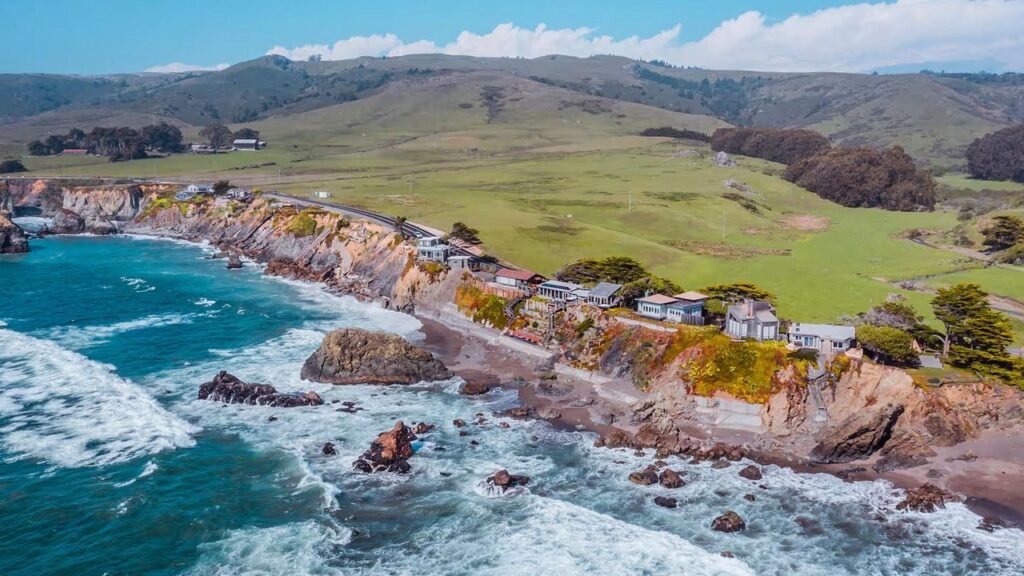 11 Best Airbnbs in the Bay Area for Coastal Getaways, the FIFA World Cup, and Beyond