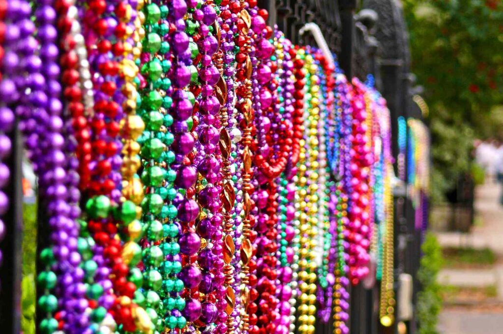This New Orleans Mardi Gras Program Turns Parade Litter Into Community Support—Here's How to Volunteer