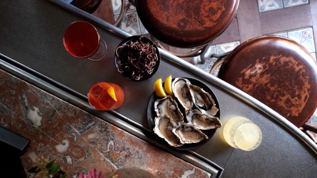 27 Best Bars in Paris