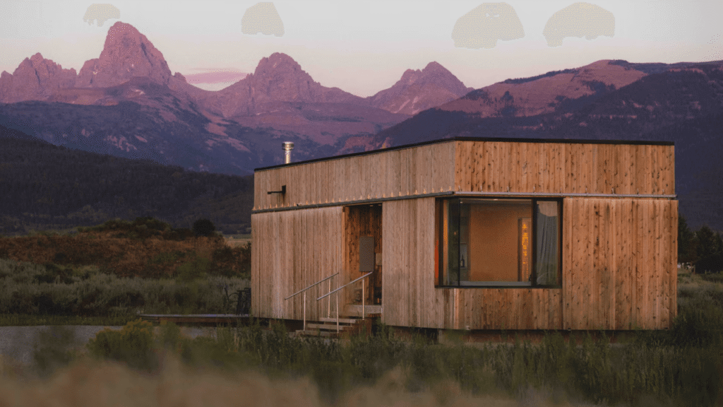 There are 11 best places to stay near Grand Teton National Park that offer moose spotting, mountain views, and winter fun. 11 Best Places to Stay Near Grand Teton National Park for Moose Spotting, Mountain Views, and Winter Fun