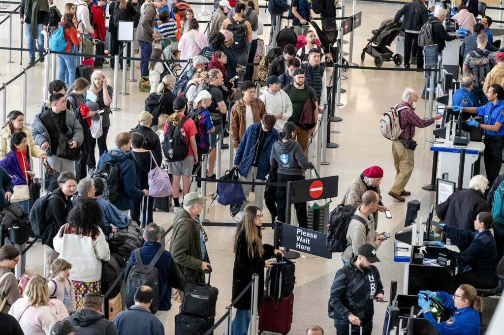 These Are the Best (and Worst) Months to Fly to Avoid Delays