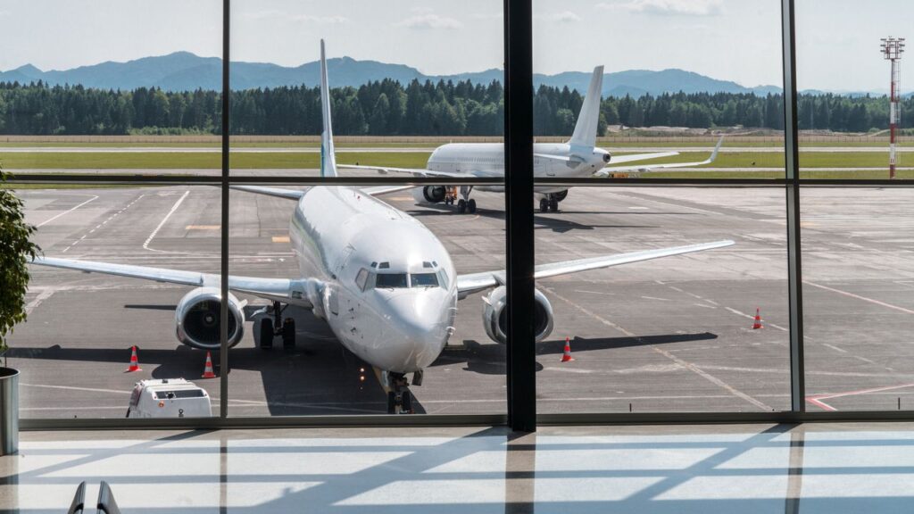 Why Everyone Is Flight Tracking Now—and How to Start