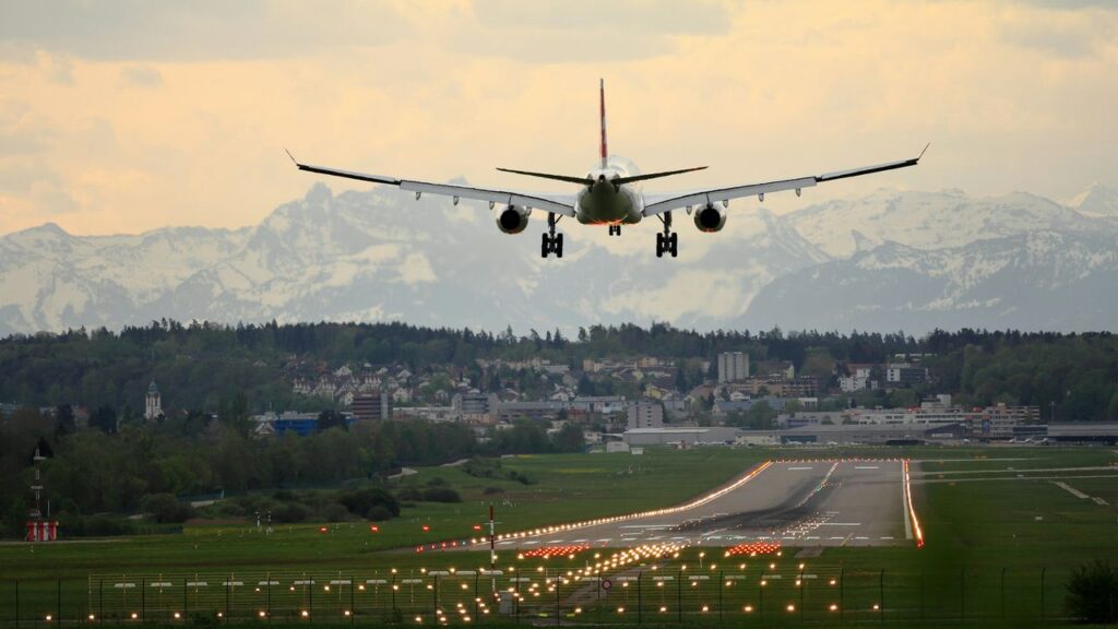 Is There a Best Day to Buy Airline Tickets? No Hacks, Only Facts